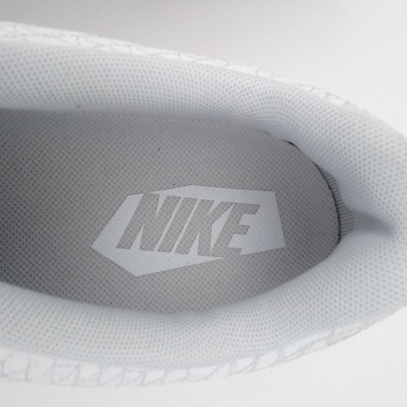 NEW NIKE MENS FOOTBALL CLEATS SHOES SZ 16 - Picture 5 of 6